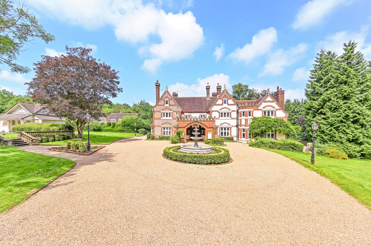 Kingswood Manor Special occasion house, Surrey